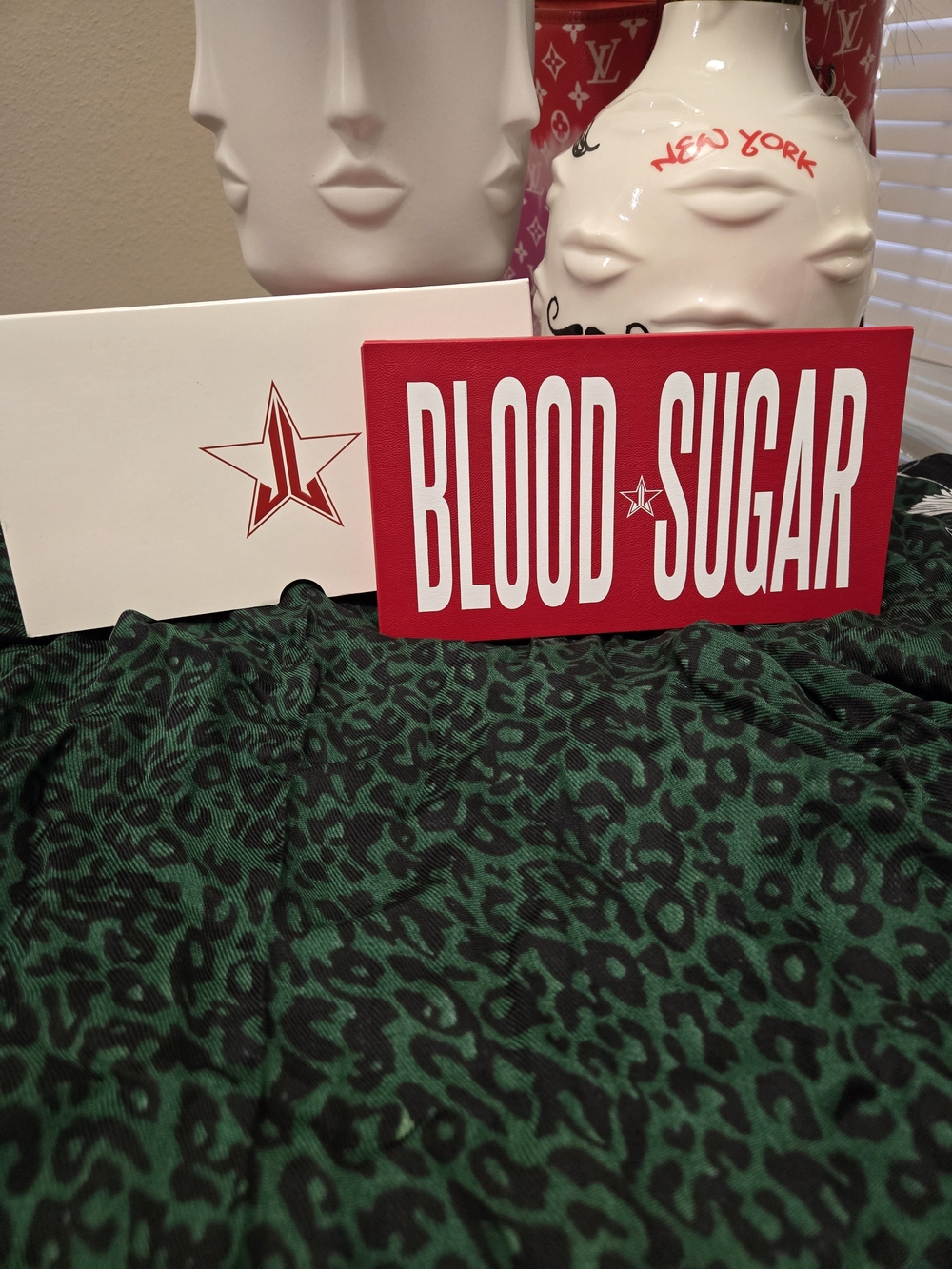 Blood Sugar Eyeshadow Palette by Jeffree Star - Red & White Box